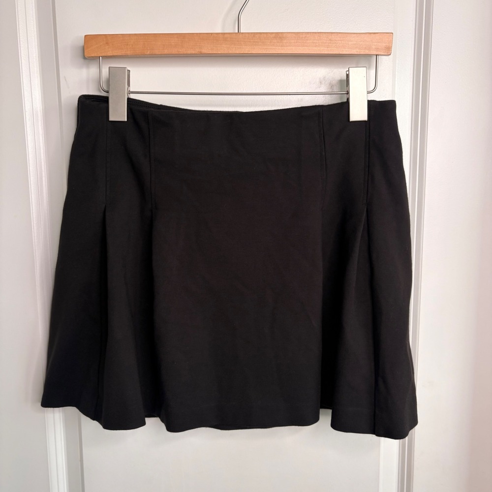 MNG Mango Black Pleated Mini Skirt Size Medium Solid Flare A-Line Stretch
